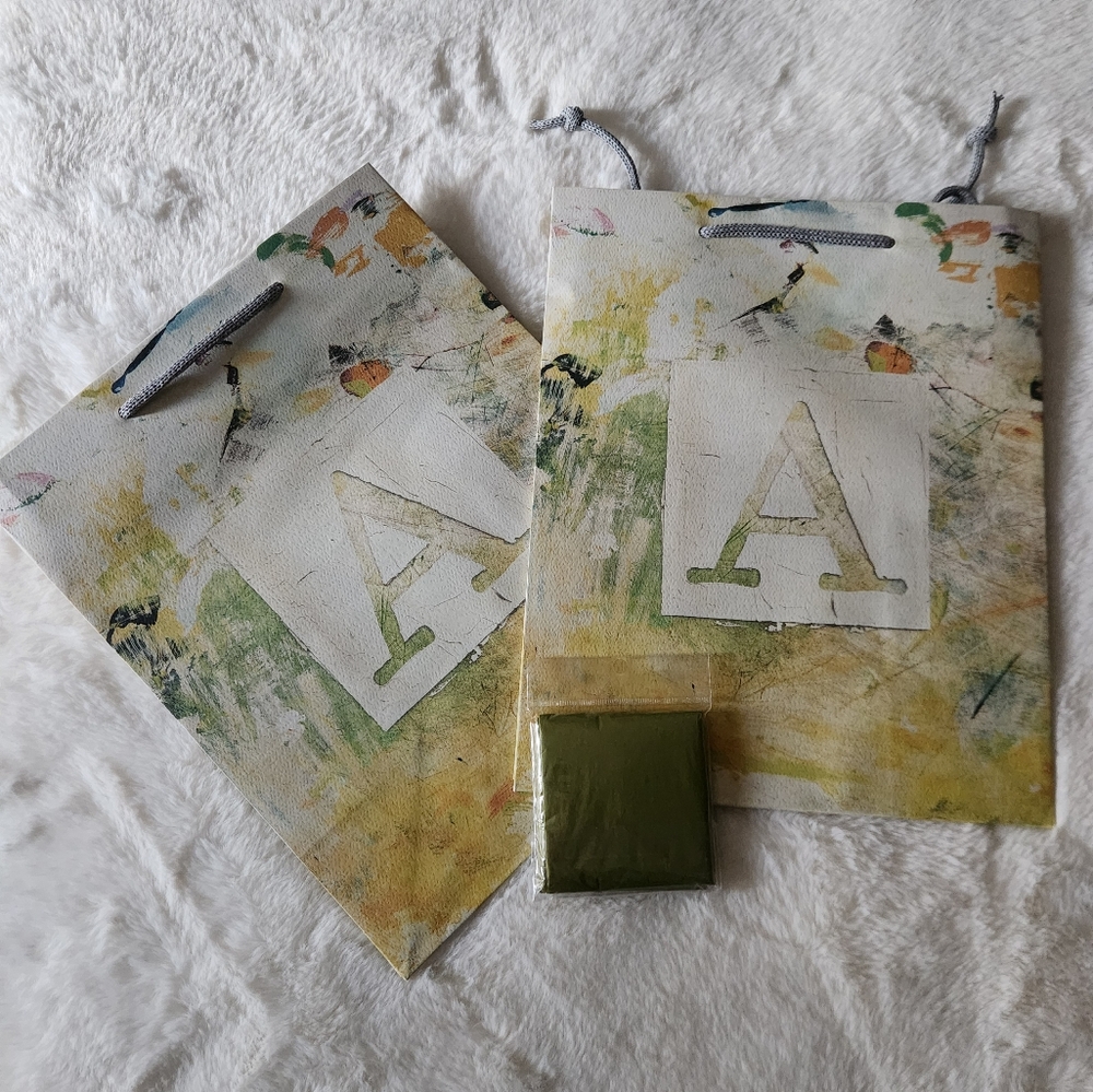 Assorted Gift Bags Set - Picture 6 of 7